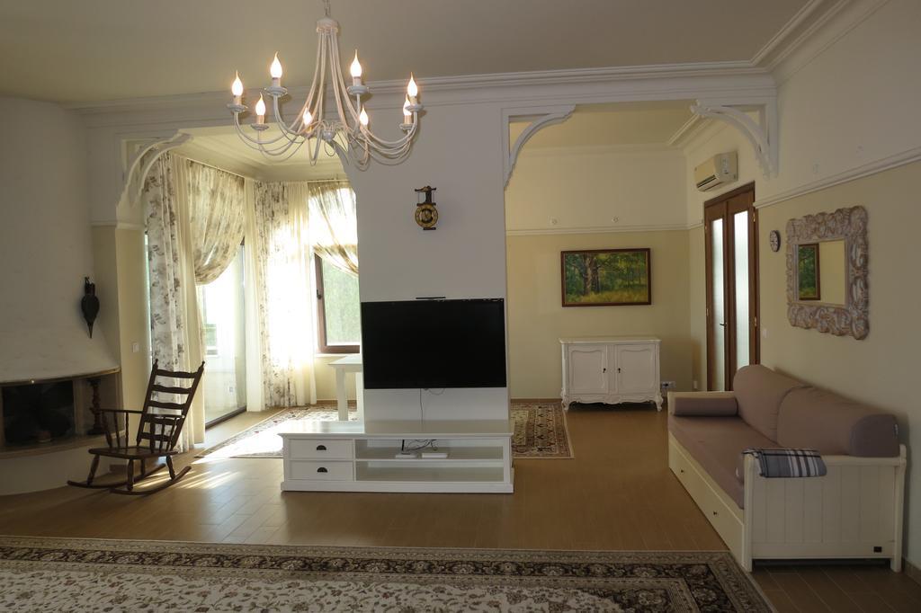 Private Villa First Line With Sea View In Blacksearama Golf Балчик Екстериор снимка
