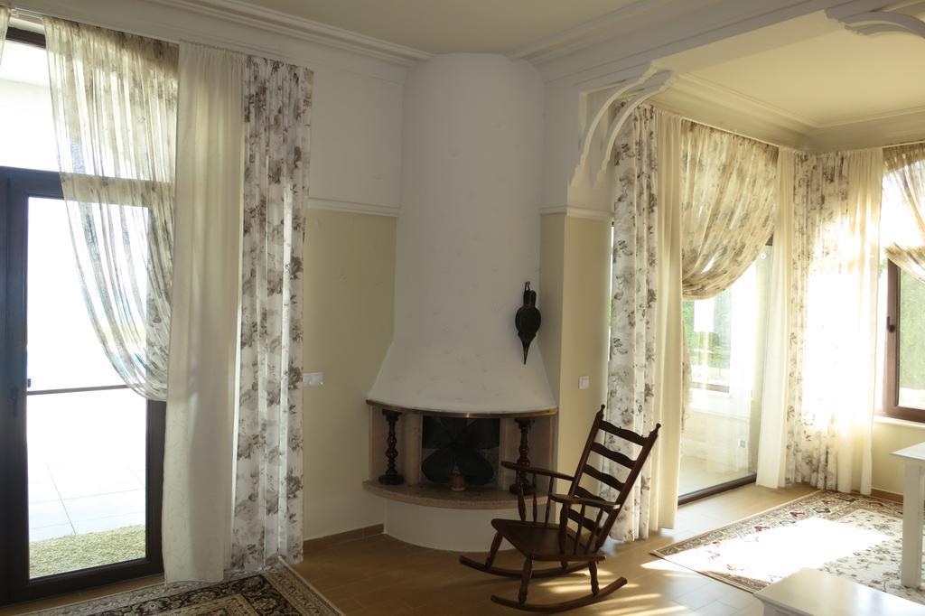 Private Villa First Line With Sea View In Blacksearama Golf Балчик Екстериор снимка