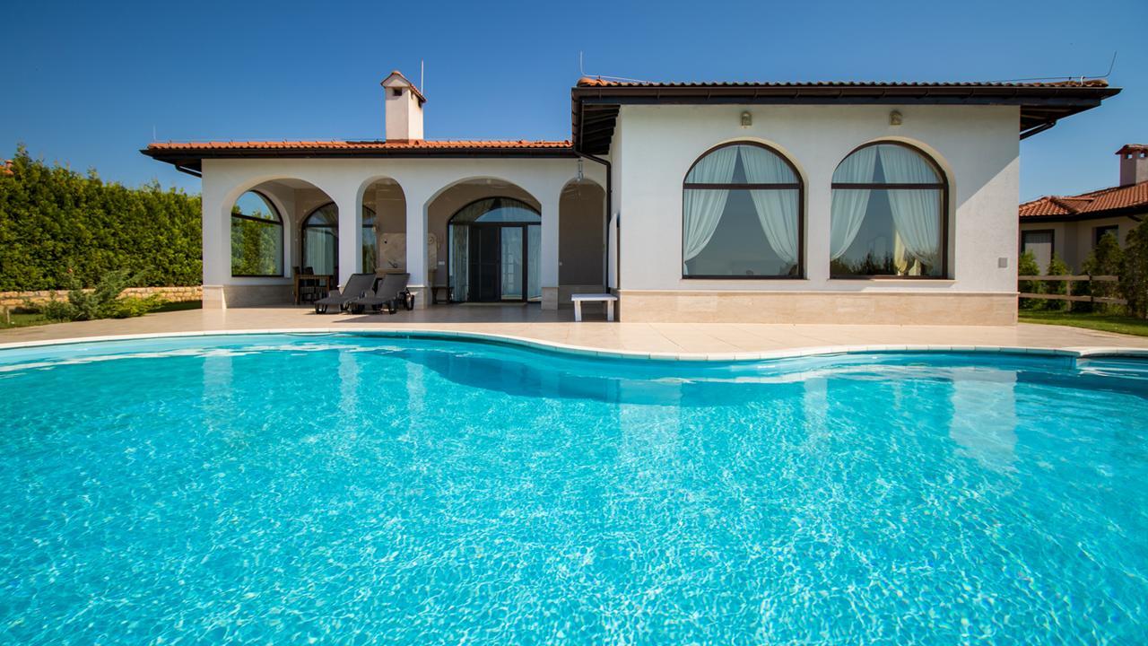Private Villa First Line With Sea View In Blacksearama Golf Балчик Екстериор снимка
