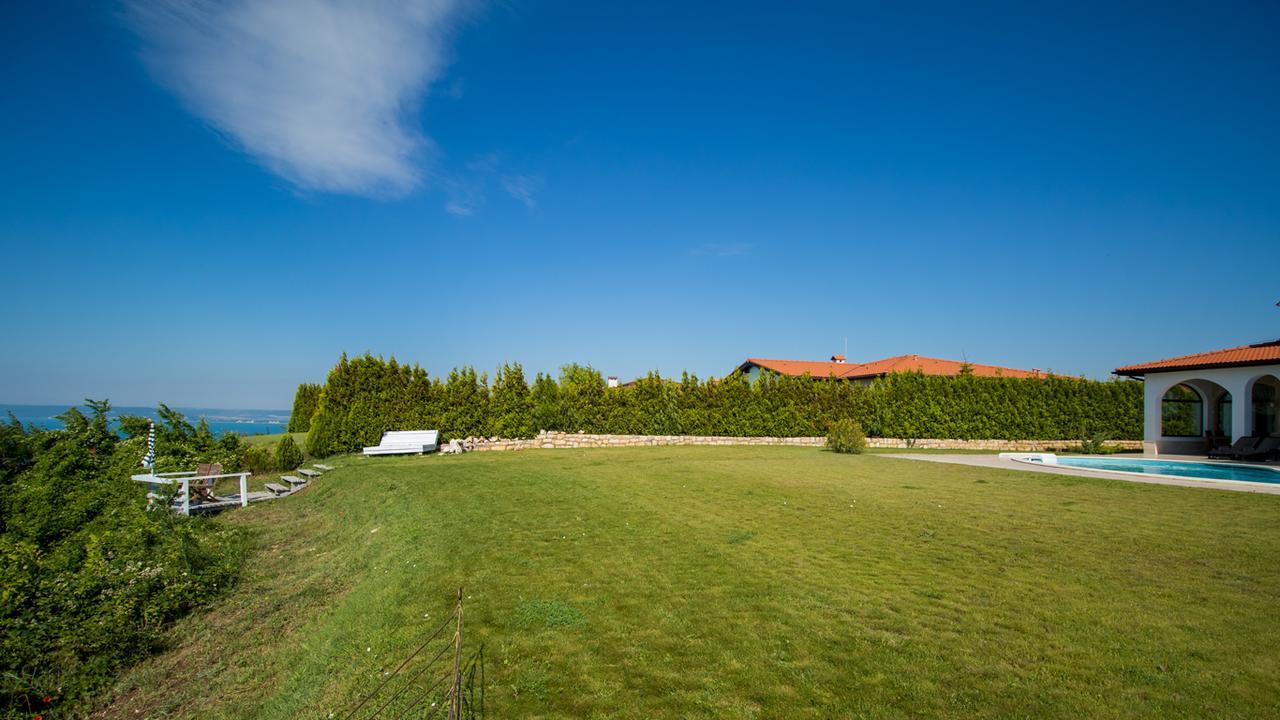 Private Villa First Line With Sea View In Blacksearama Golf Балчик Екстериор снимка
